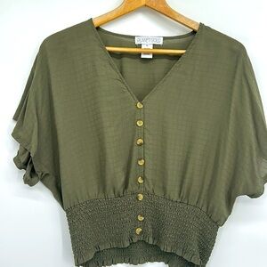 Women’s Cropped Style short sleeve shirt top